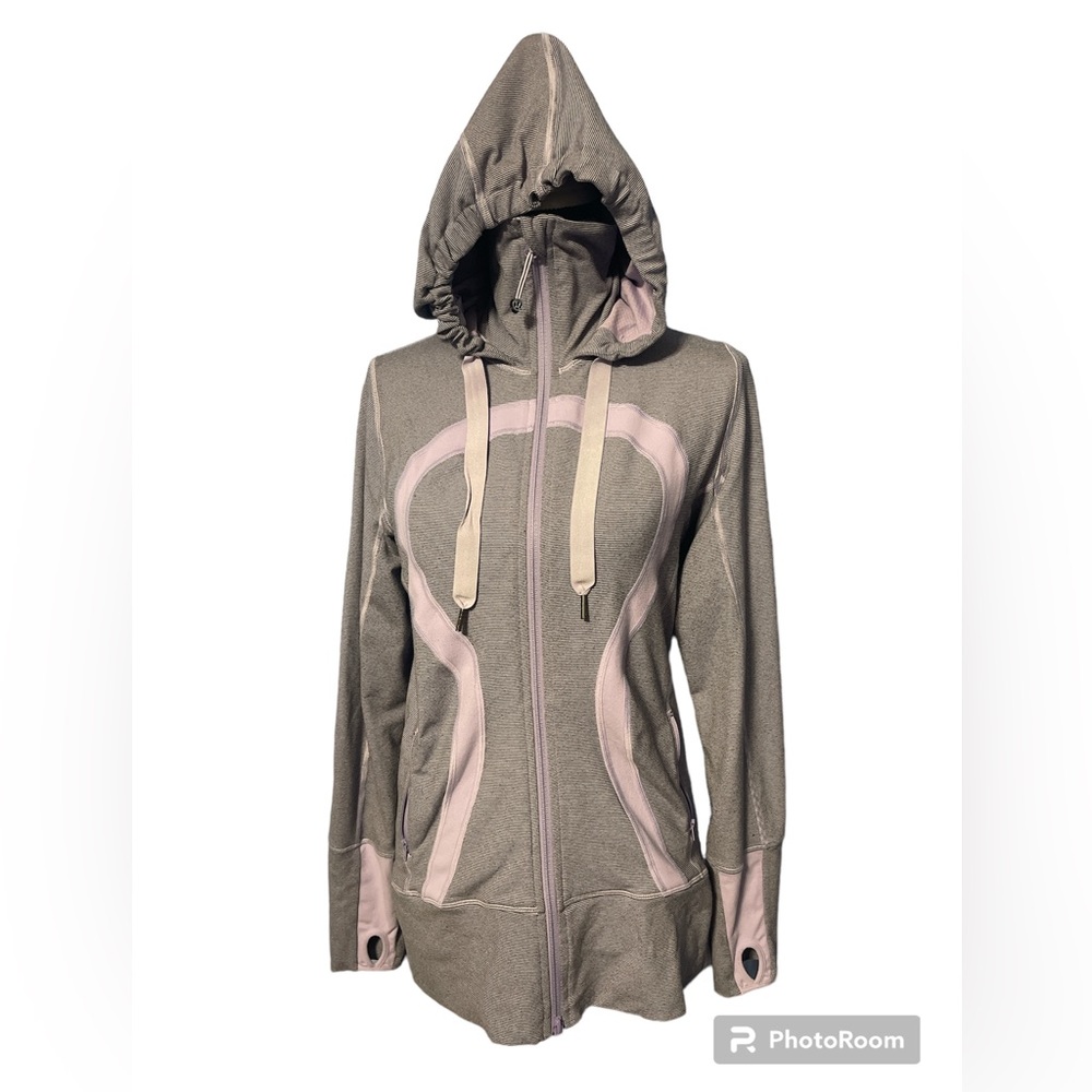 Lululemon Jacket Sz 8 Lilac Color Excellent Pre owned condition